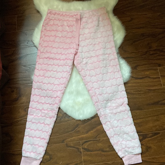 Gently used pink heart printed pj set in size M - Picture 6 of 7